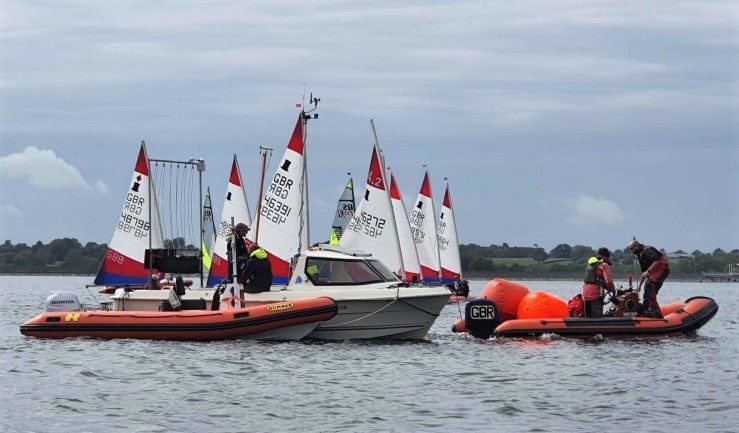 BYS Midlands Regional Junior Championships 2022 at Draycote Water with Toppers getting set for the start of a race.