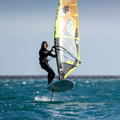 Foiling windsurfing