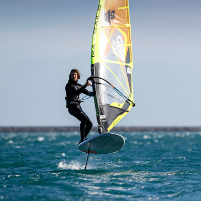 Foiling windsurfing