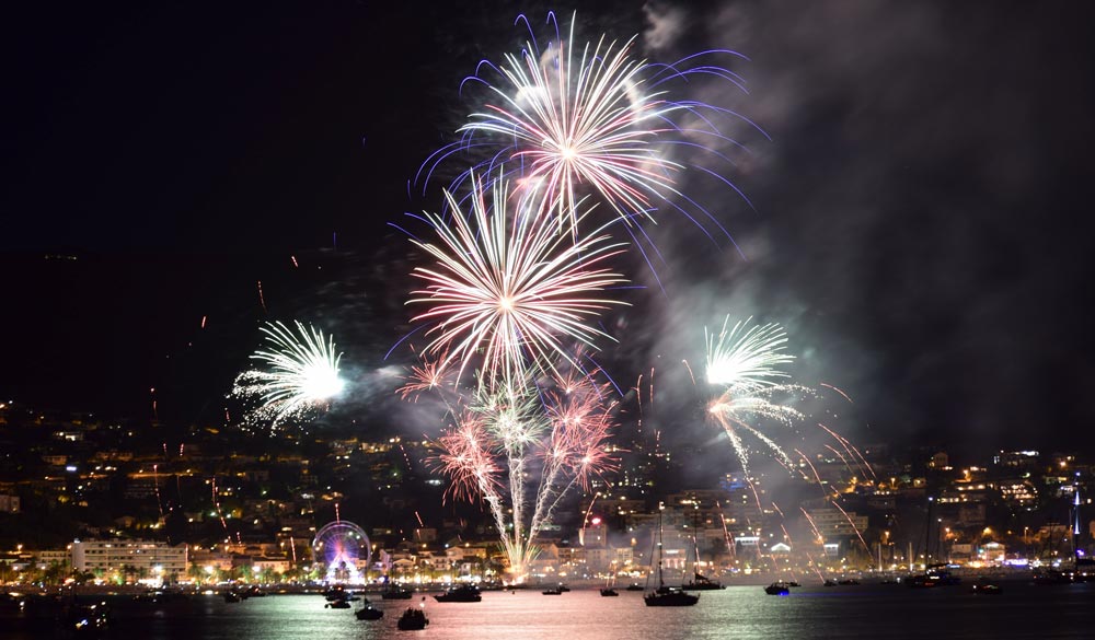 Viewing fireworks on the water from your boat
