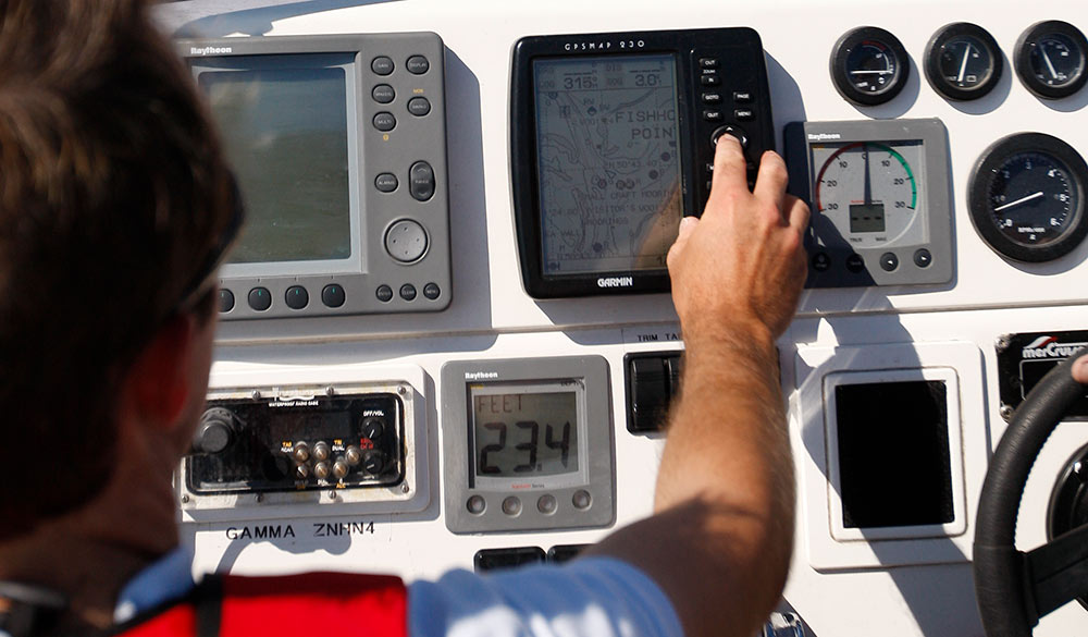 Electronic nav for boats following UKHO paper charts being retired 