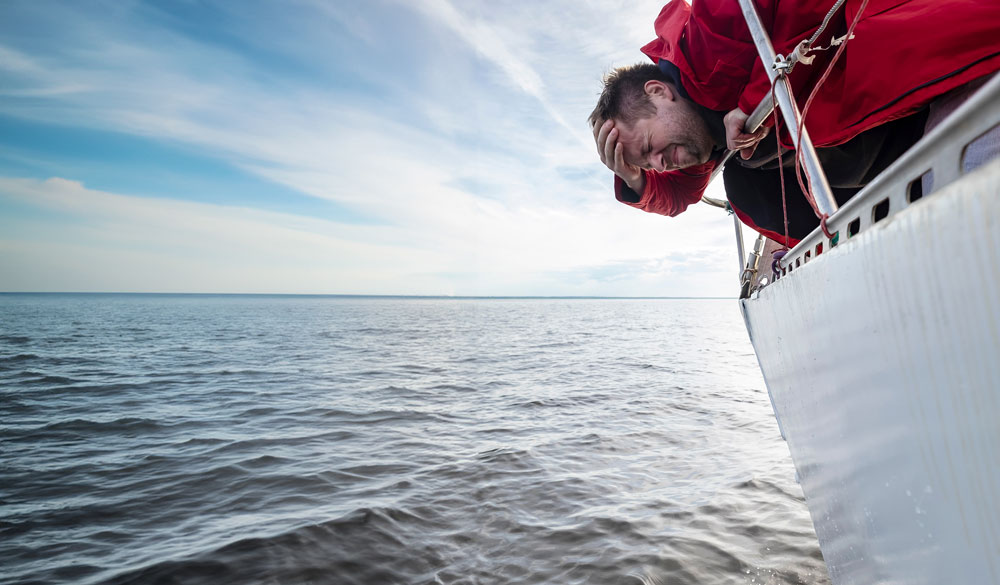 A man suffers from head injury while walking on a yacht.
