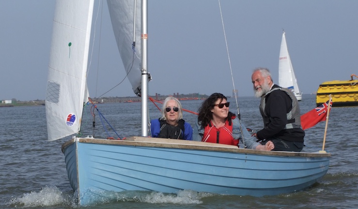 Gravesend SC sail past Mayoress and Davies family