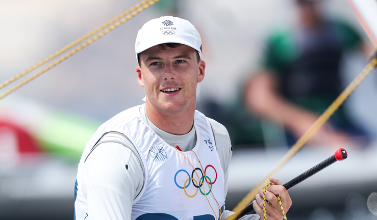 micky beckett sailing in ilca 7 medal race at paris 2024 olympics
