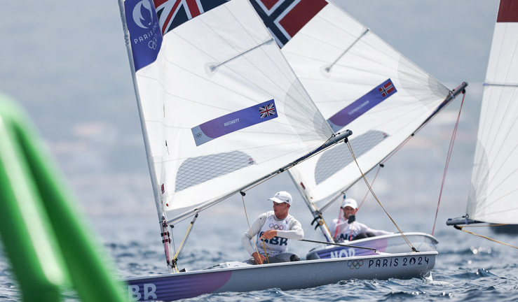micky beckett sailing in ilca 7 medal race at paris 2024 olympics