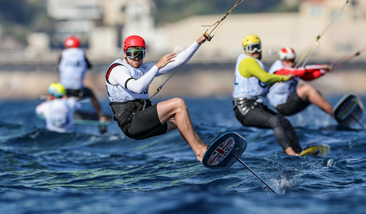conor bainbridge racing in formula kite fleet at paris 2024 olympic games