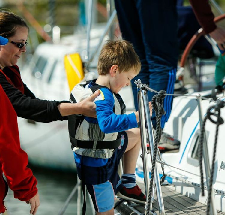 Powerboating At Night 005