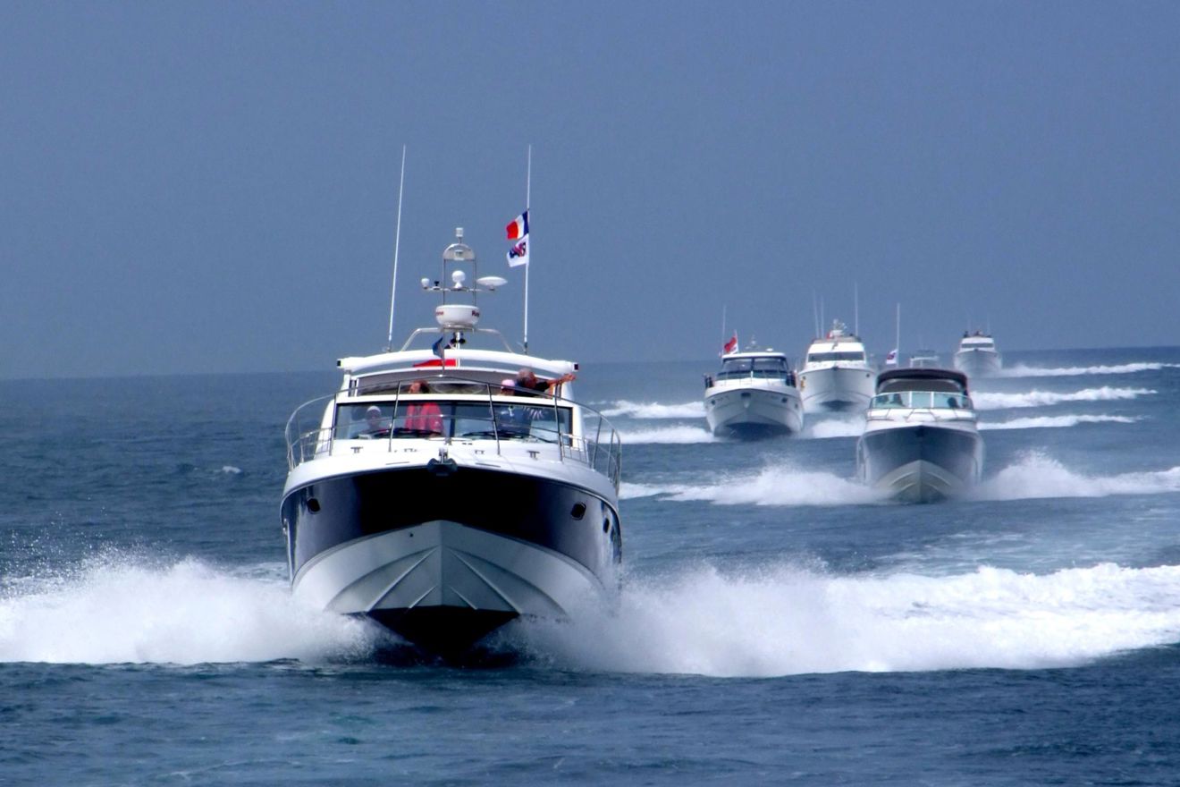 flag etiquette on motorboats 