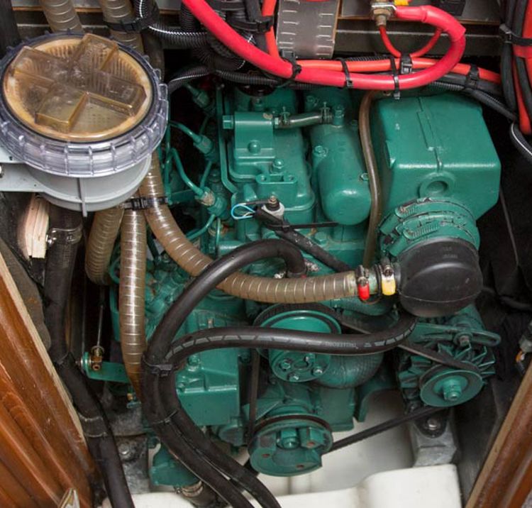 Diesel Engine V2 1000X584