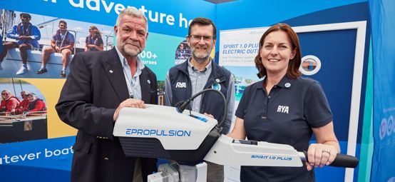 An image of Steve Bruce, ePropulsion, Phil Horton, RYA Environment and Sustainability Manager and RYA CEO Sara Sutcliffe