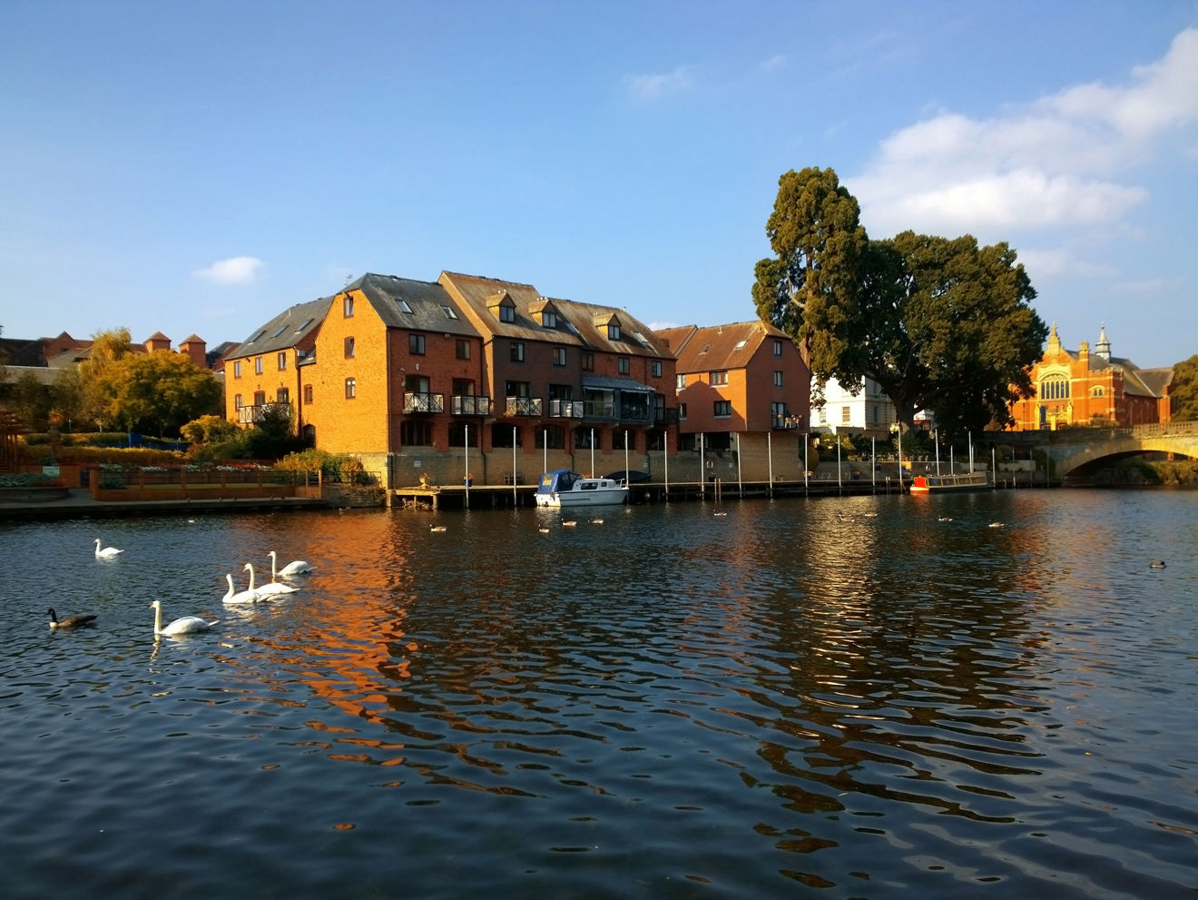 Wide shot of River Avon Evesham Worcestershire English Midlands England UK