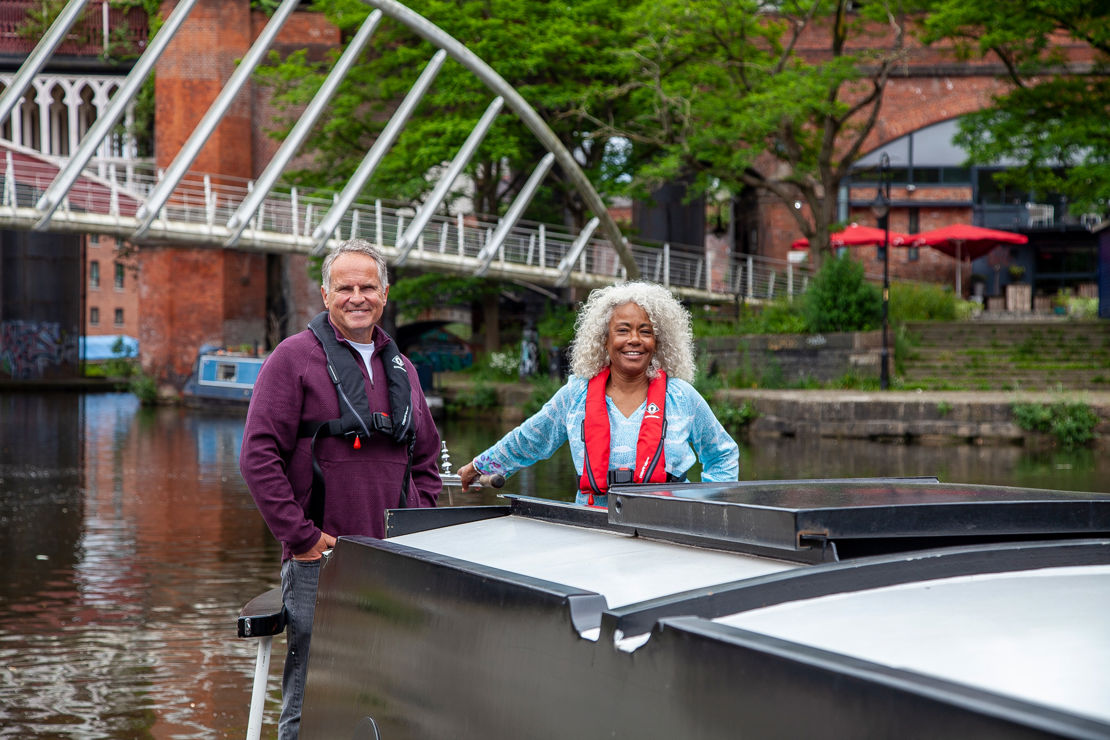 couple enjoying an afternoon on the inland waterways