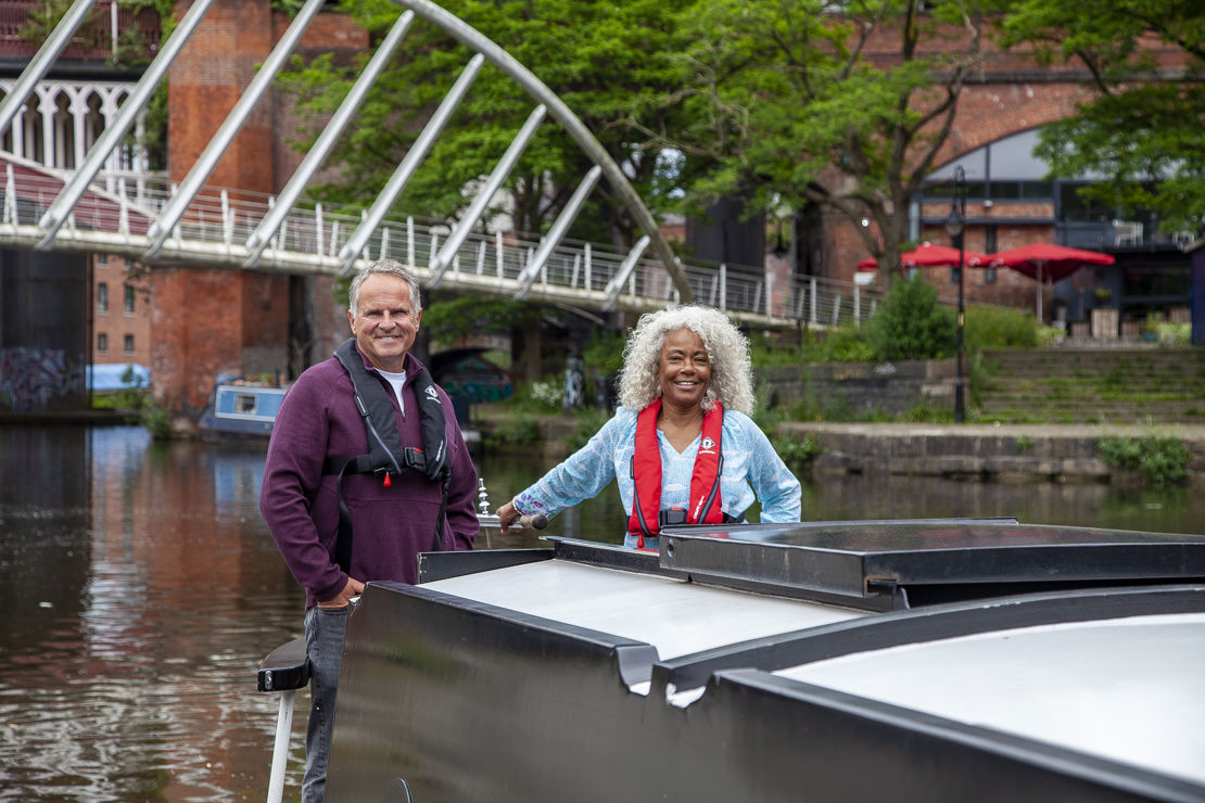 couple enjoying an afternoon on the inland waterways