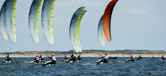 kite foiling course on lake