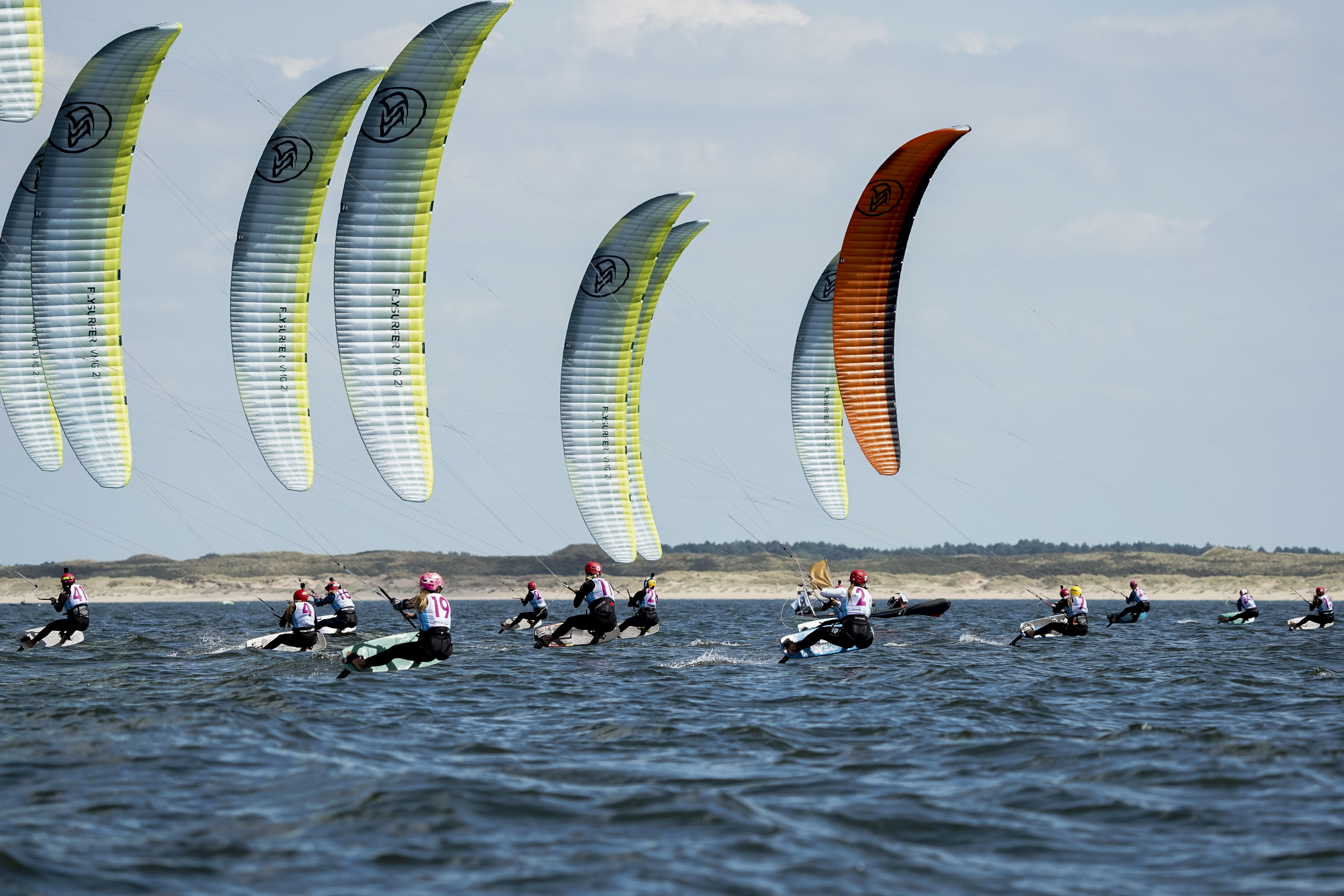 kite foiling course on lake