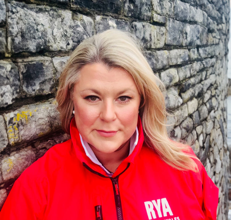 Posed profile photograph of Sian