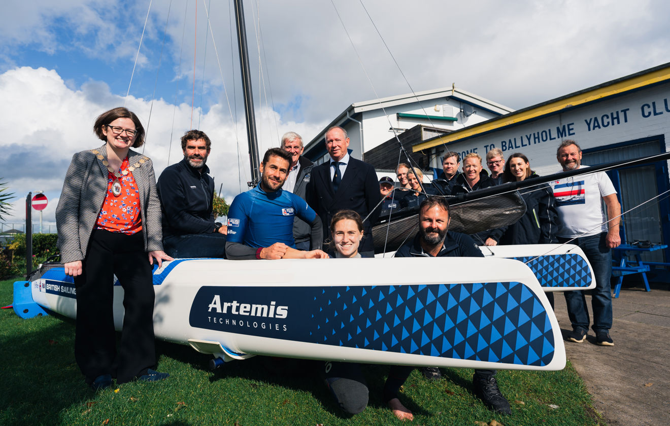 John Gimson and Anna Burnet break world record crossing Irish Sea to raise awareness of marine pollution