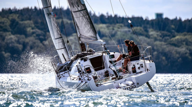 Offshore racing in larger boat