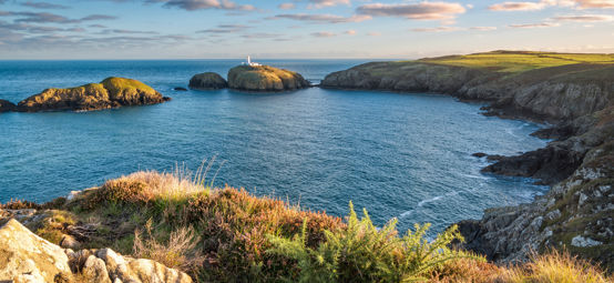 An image of the Wise shot of Strumble Head Lighthouse