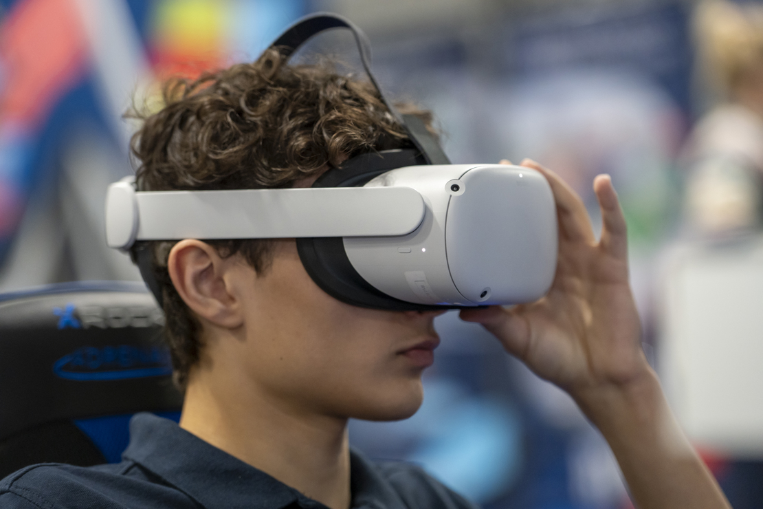 Fly across the water in VR