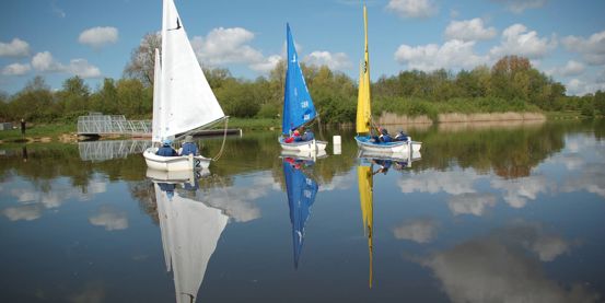 Long shot of Testwood Lake's boats on water 